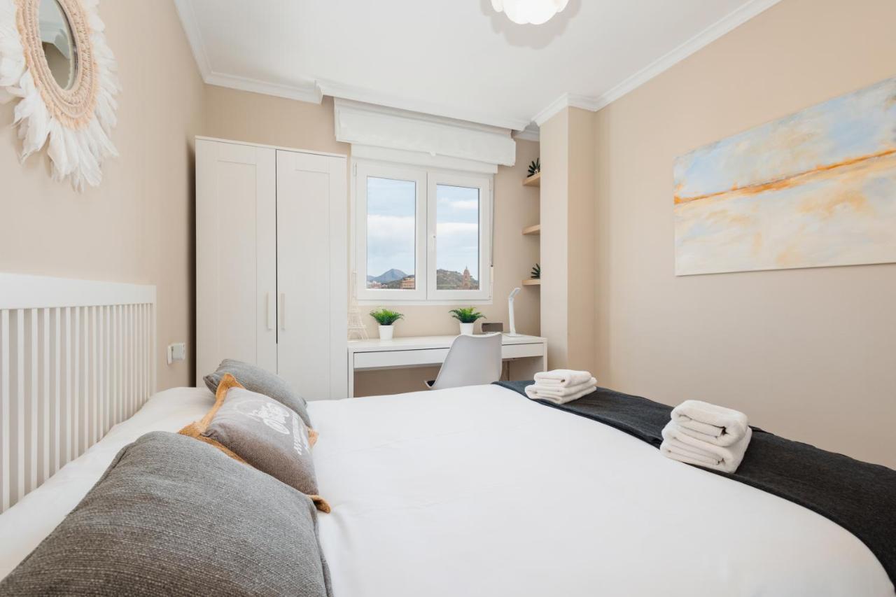 In The Historic Center Of Malaga, Very Close To The Beach And The Ave Train Station, With Private Parking Экстерьер фото